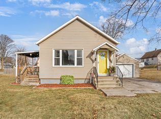 1571 Charles St, Green Bay, WI 54302