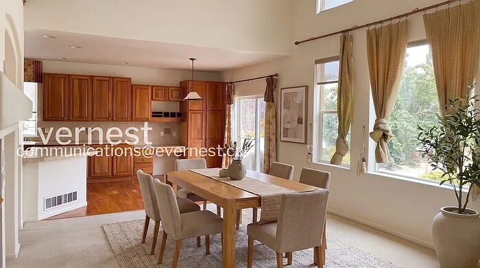 4 bed, 2.5 bath, 2800 sqft, $2,850 — Photo 3