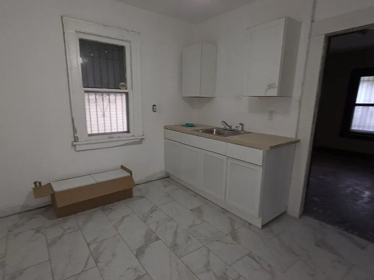 13721 Diana Ave — Photo 2