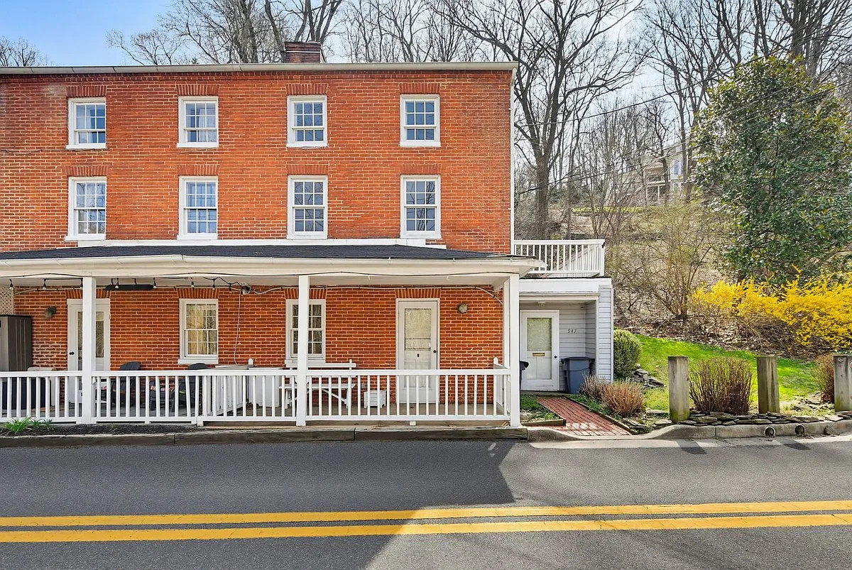 Building Photo - 947 Oella Ave