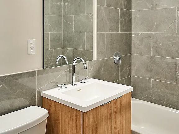 2nd image of 560 Main St APT 1304