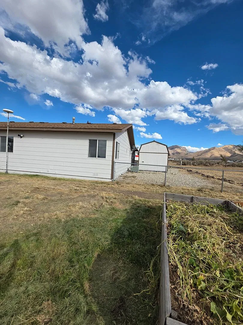 Charming 3BR House in Spring Creek — Photo 1