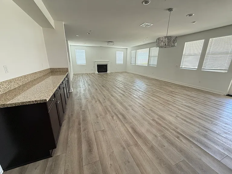 14072 Volare Ct — Photo 10