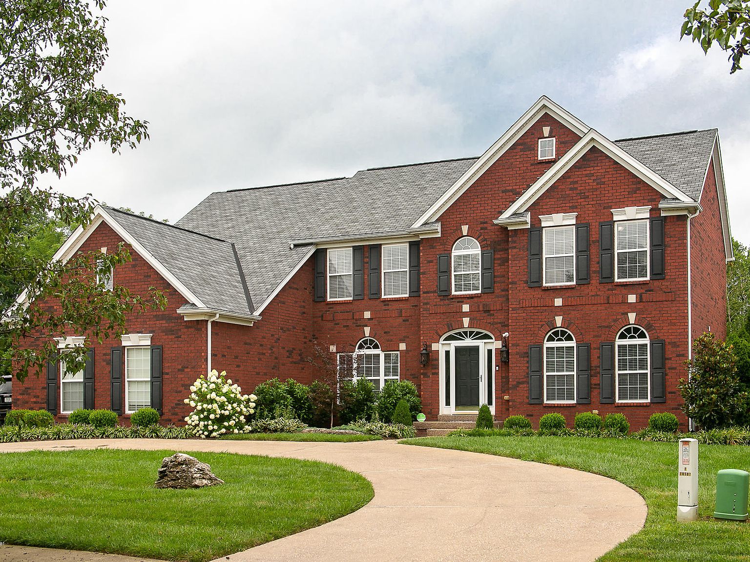 EMA☆ 10507 Championship Ct, Prospect, KY 40059 | Zillow