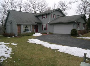 N88W5610 Regency Cir, Cedarburg, WI 53012