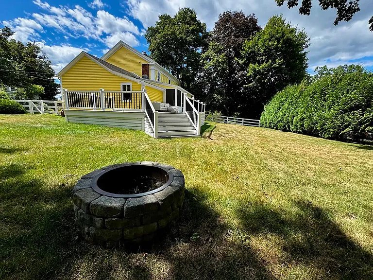 4 Ball Ln — Photo 3