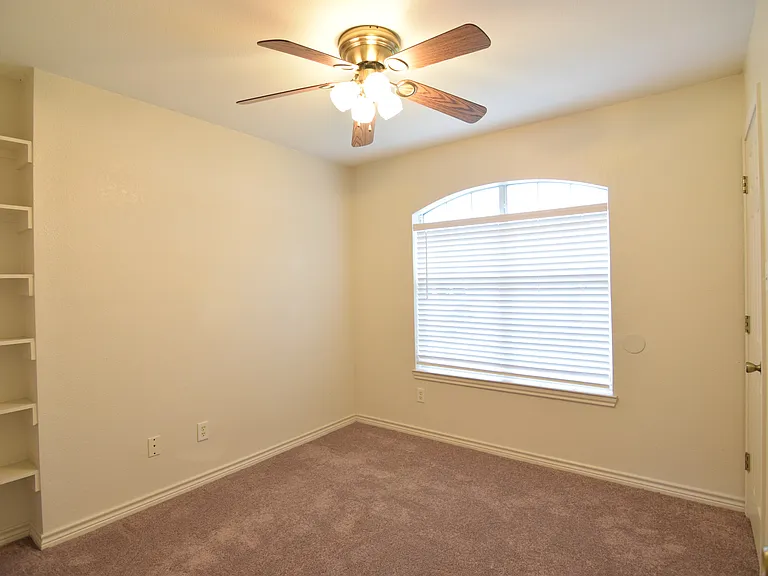 1505 Oleta St — Photo 13