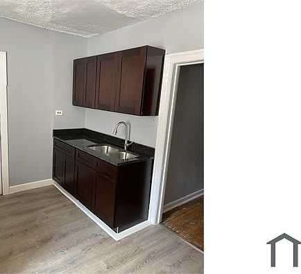 2nd image of 4410 S Drexel Blvd #1B