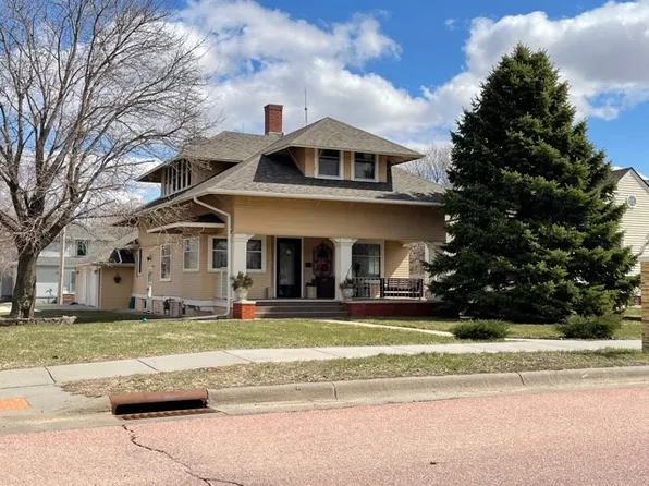 311 4th St, Scotland, SD 57059
