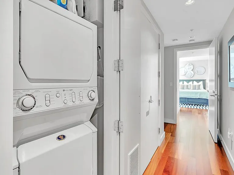 1205 Pacific Hwy #1706 — Photo 20