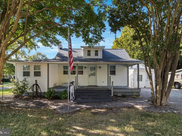 16223 Mallard Dr, Cobb Island, MD 20625