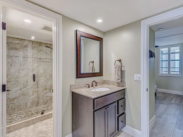 400 Beach Rd #702 — Photo 30