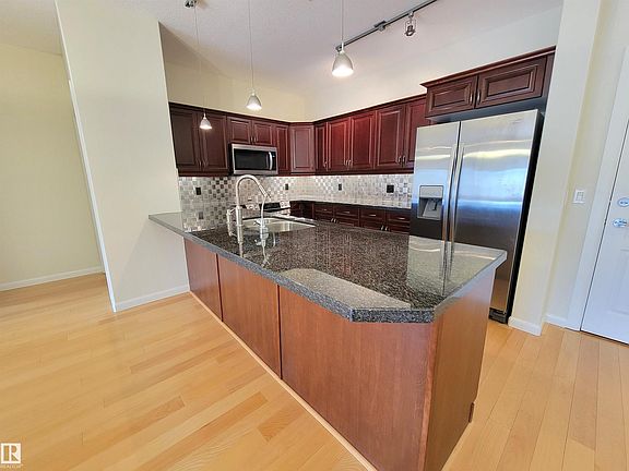 5th image of 160 Magrath Rd NW #442