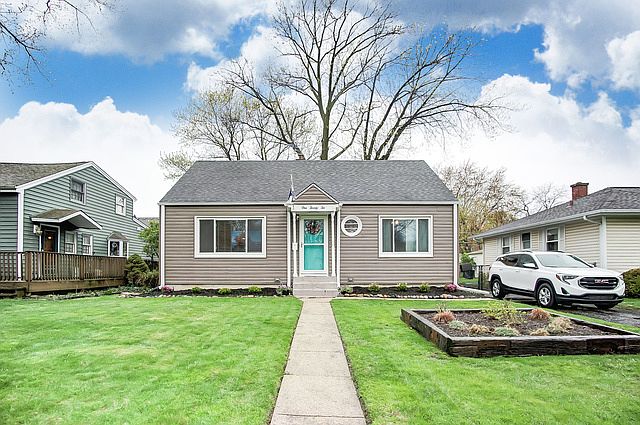 1st image of 122 S Lodge Ln