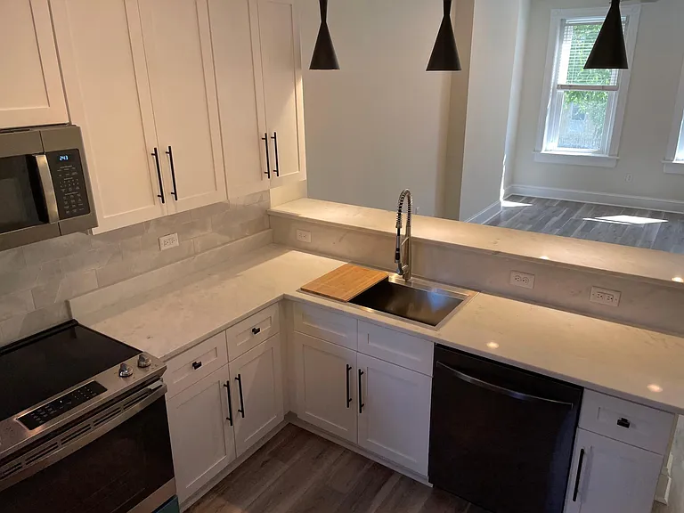 1322 W Main St #A — Photo 6
