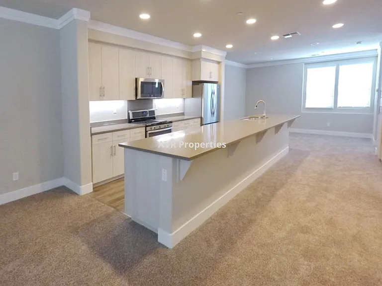 5635 Melodia Cir — Photo 3