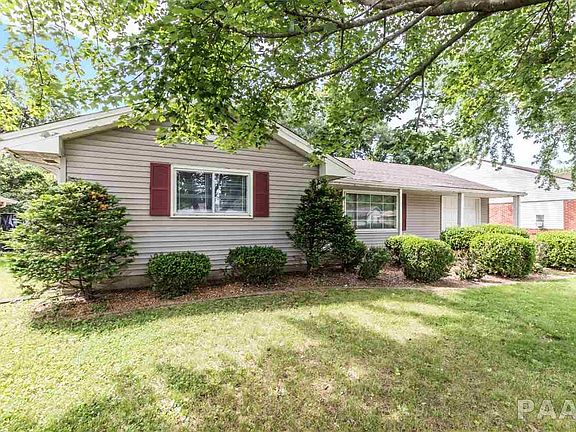 2nd image of 1504 N Autumn Ln