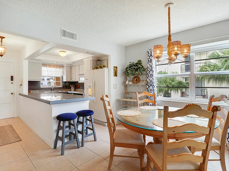 308 Golfview Rd #201 — Photo 6