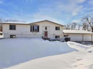 W1489 Sunset Dr, Lake Geneva, WI 53147