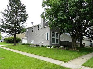 723 Knolls Ct, West Des Moines, IA 50265