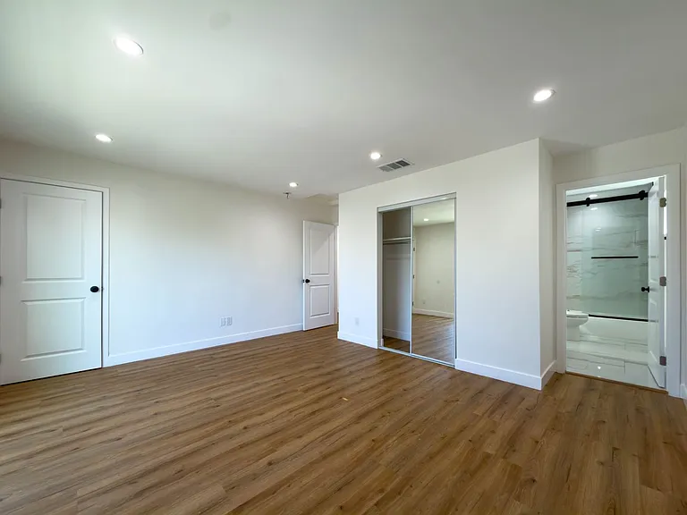 12406 Cantara St — Photo 18
