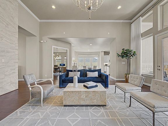 2nd image of 16024 La Rosa Dr