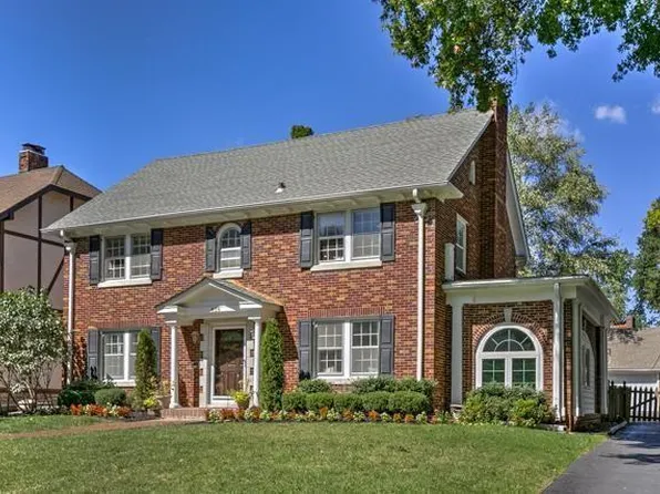 414 W 68th Ter, Kansas City, MO 64113