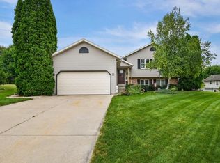 5729 Bellows Cir, Madison, WI 53716