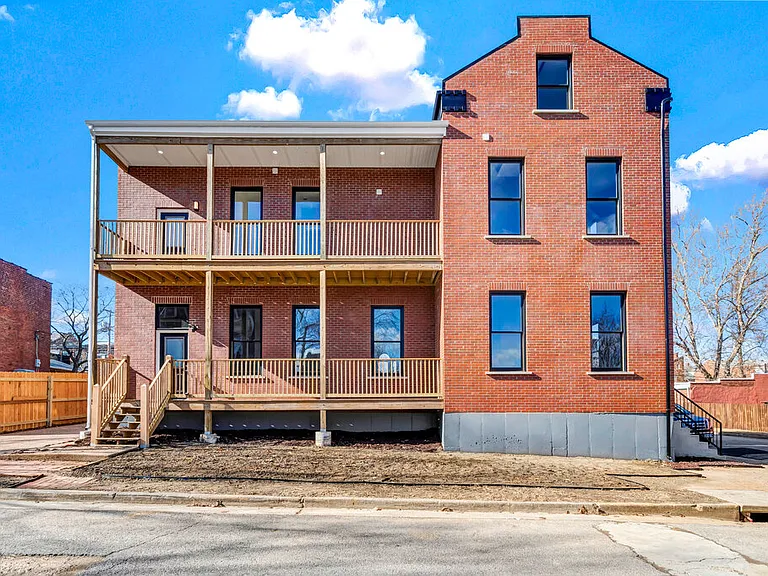 1000 Barton St — Photo 50