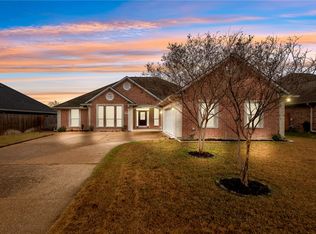 2702 Colony Creek Dr, Bryan, TX 77808