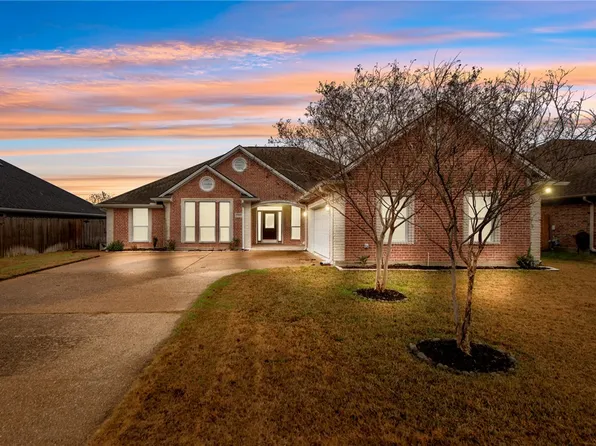 2702 Colony Creek Dr, Bryan, TX 77808