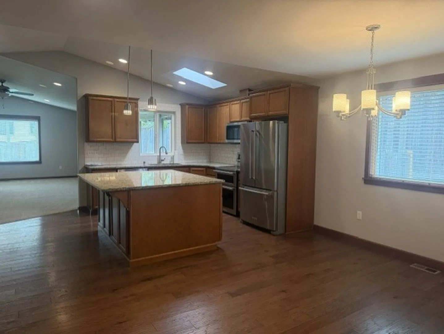 3 bed, 1737 sqft, $3,150 — Photo 3