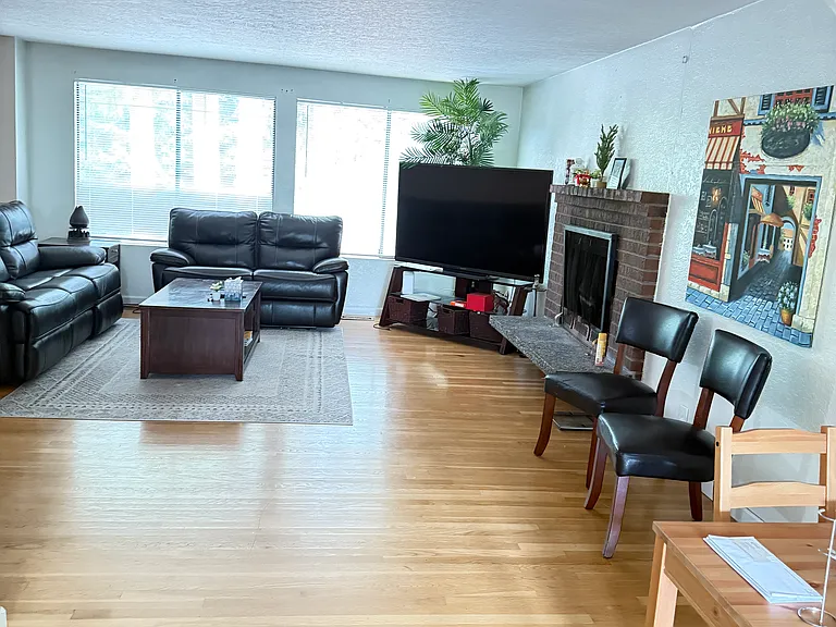 11035 20th Ave NE #4 — Photo 11