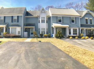 8 Letts Ct, East Brunswick, NJ 08816