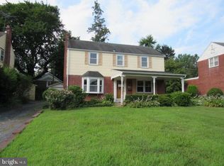 526 Twin Oaks Dr, Havertown, PA 19083