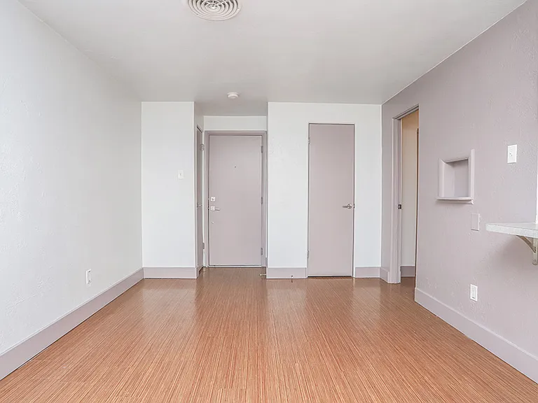 Altair Apartments — Photo 25