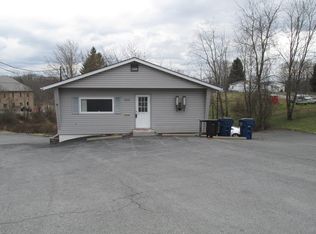 454 Prosperity Rd, Mount Hope, WV 25880