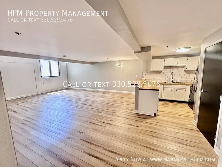 1133 W 9th Street — Photo 53