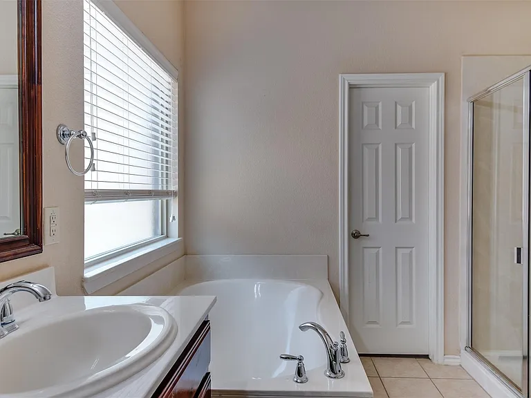 6677 Friendsway Dr — Photo 13