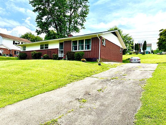 4th image of 106 Oaklawn Ave