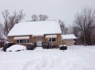 84 Morris Cir, Depew, NY 14043