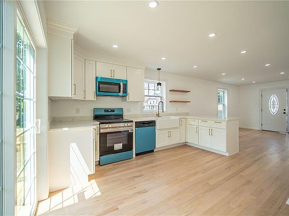 3rd image of 9 Morgan St