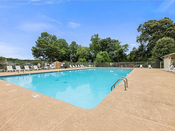 3rd image of 3492 Waterway Dr