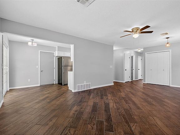 5th image of 6748 NW 52nd St