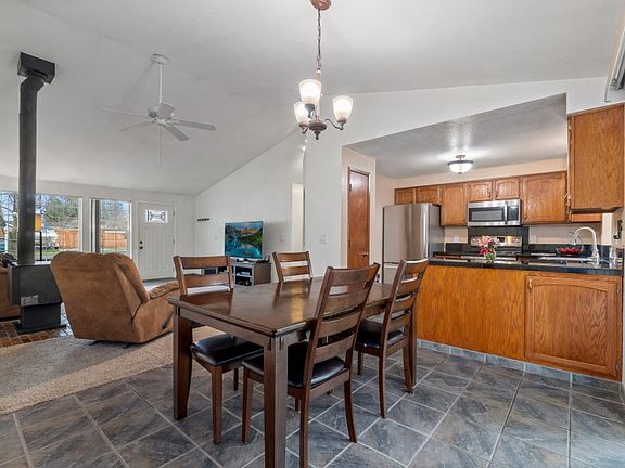 4th image of 525 Hidden Forest Dr SE