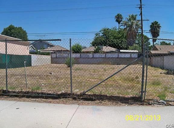 4th image of 738 N Citrus Ave