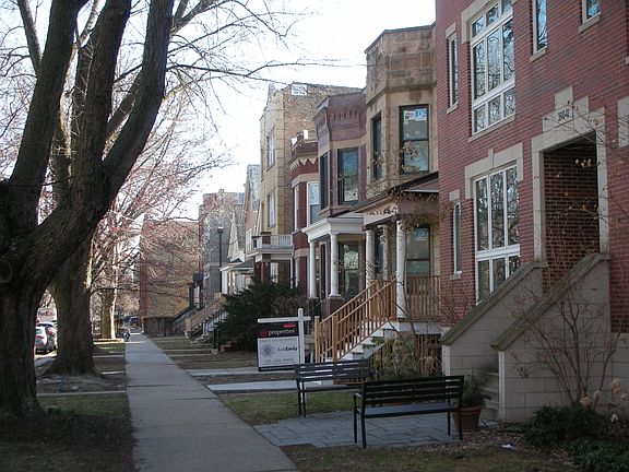 3rd image of 3648 N Bosworth Ave