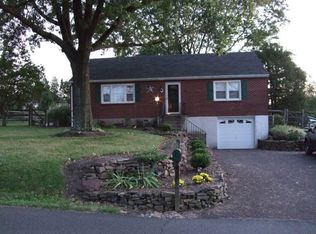 556 Meetinghouse Rd, Harleysville, PA 19438
