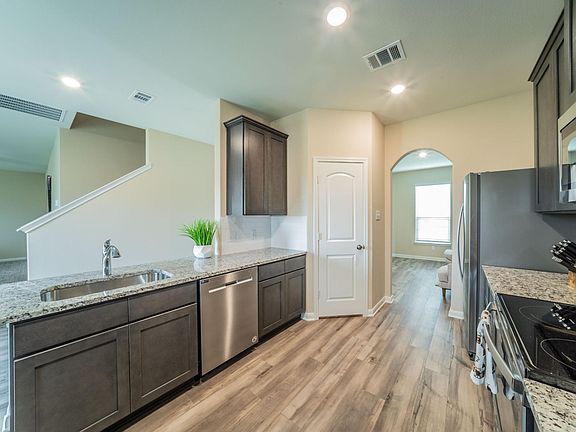 3rd image of 7505 Noble Oaks Dr