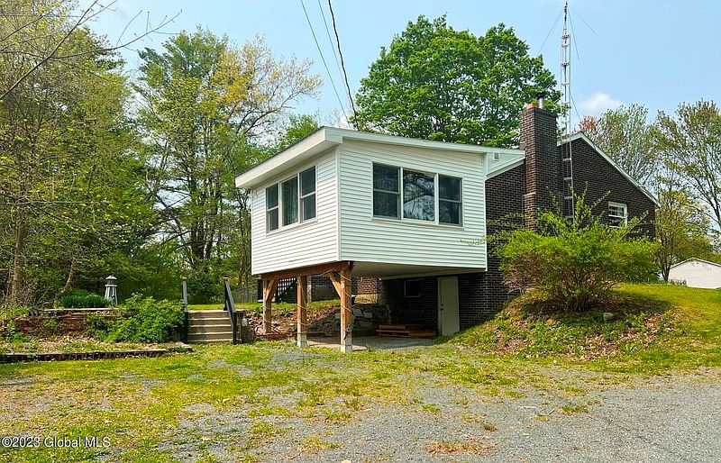 2nd image of 21 Taylor Way